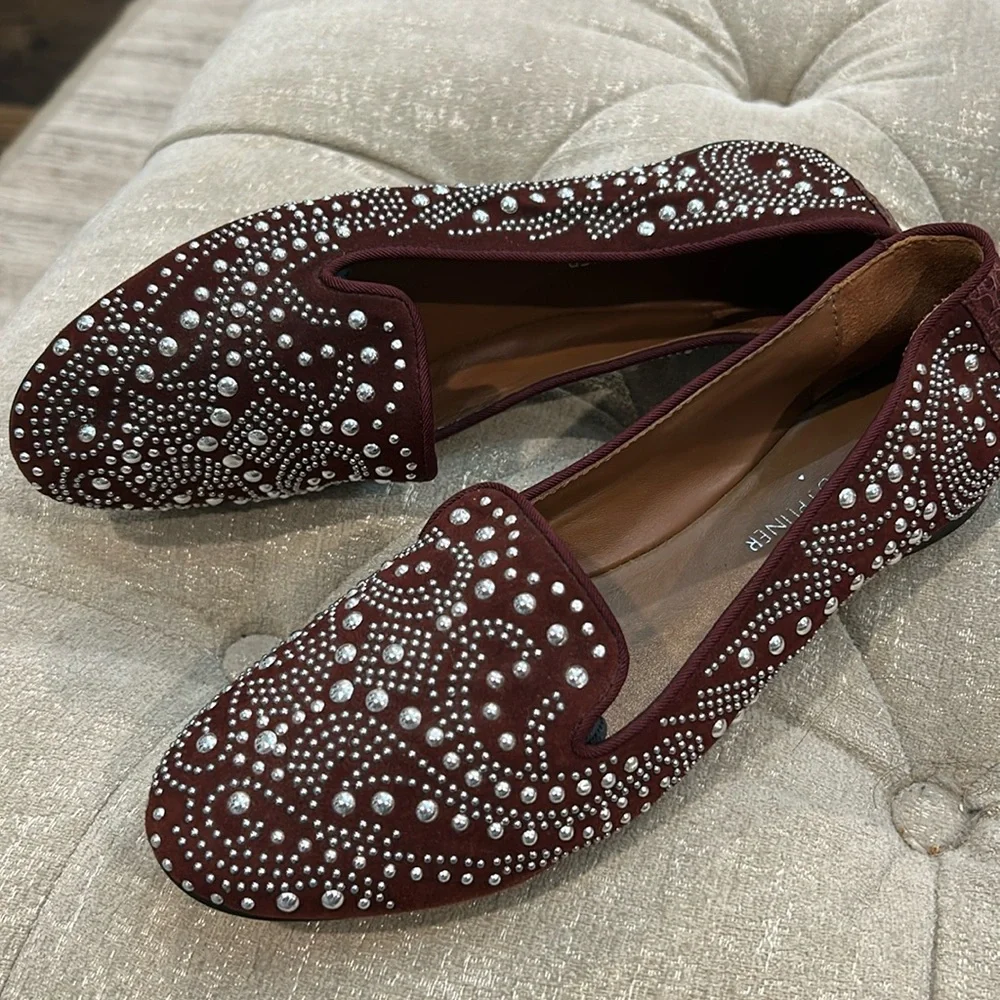 Size 7M Donald J Pliner maroon flats‎